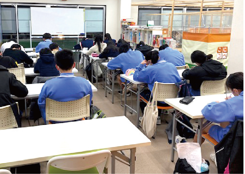 小学生の授業風景